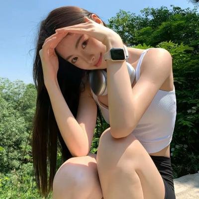 《某女星被拍到与富二代同游，疑似新恋情》配图