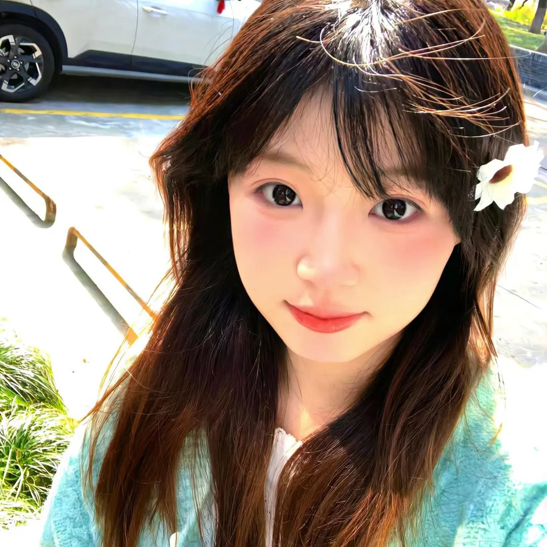 《某女星被曝隐婚三年，对象是圈外富商，婚礼仅十人参加》配图